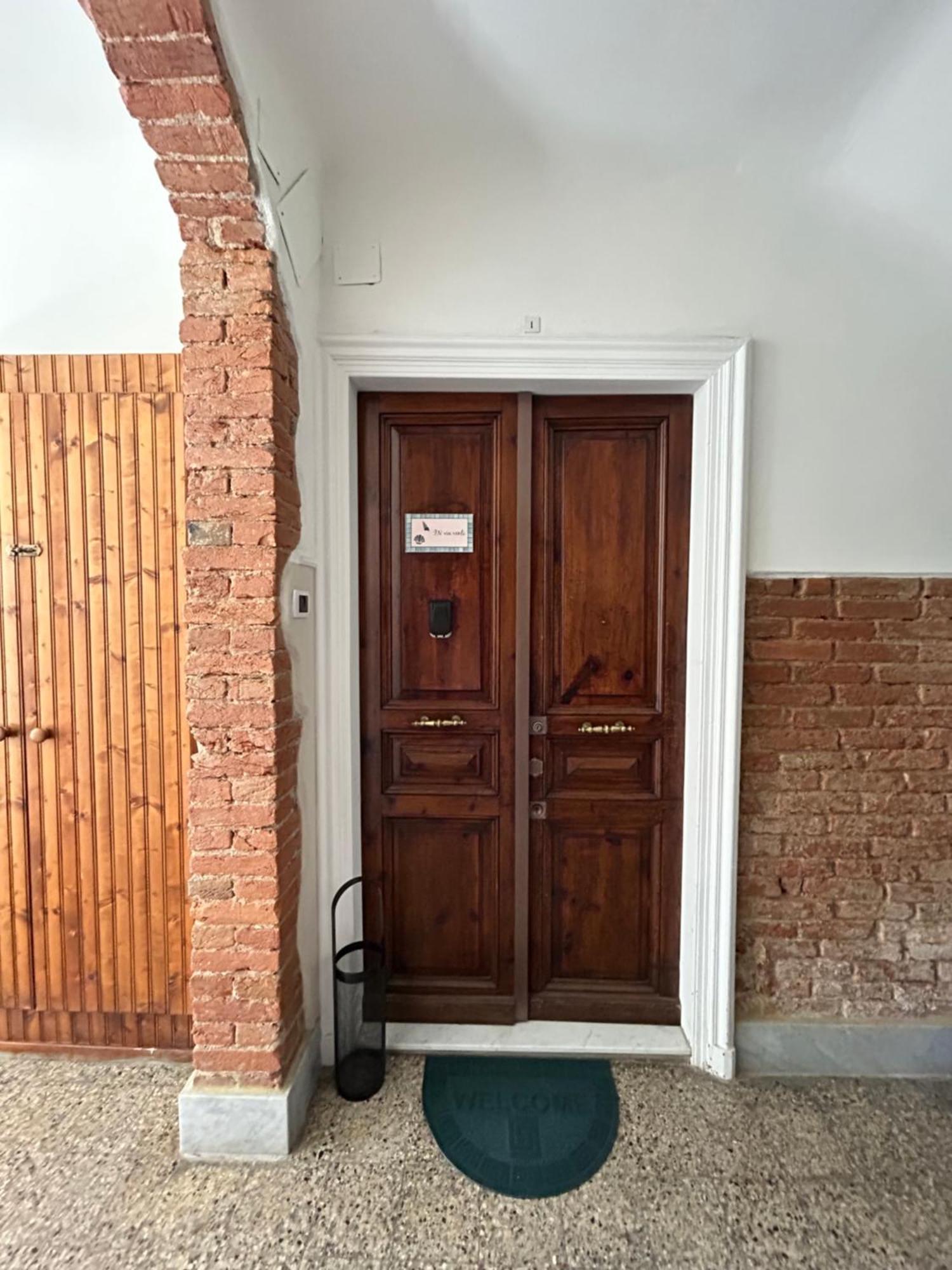 In Via Venti Apartment Специя Екстериор снимка